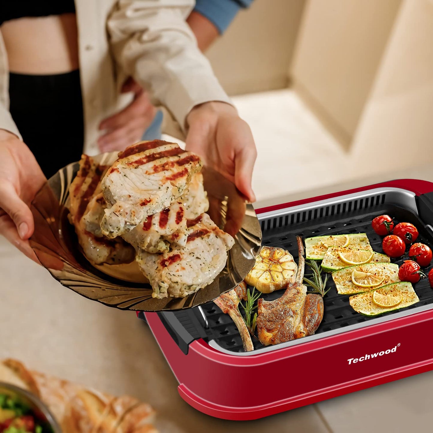 Techwood 1500W Electric Indoor Grill with Tempered Glass Lid, Compact & Portable Non-stick BBQ Grill, Turbo Smoke Extractor Technology, Drip Tray& Double Removable Plate(Red)